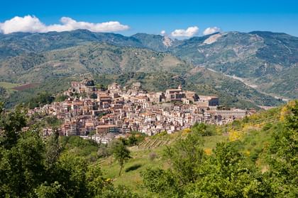 Cycling holiday around Etna, Sicily
