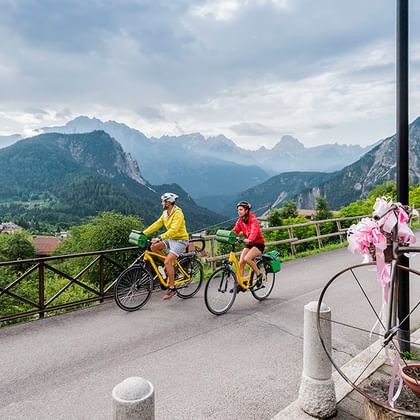 Cycling around the Dolomites on ebike